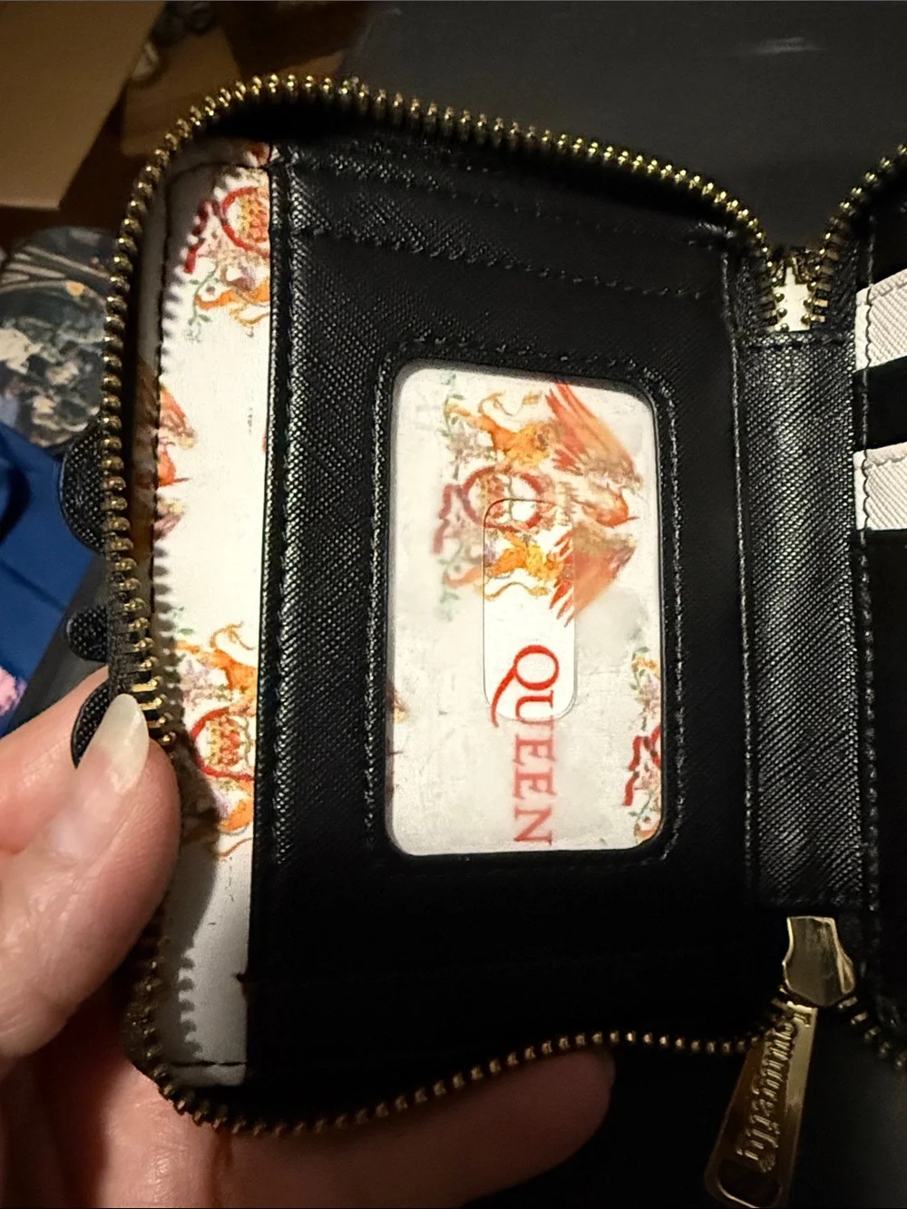 Queen Loungefly Wallet - Picture 4 of 5